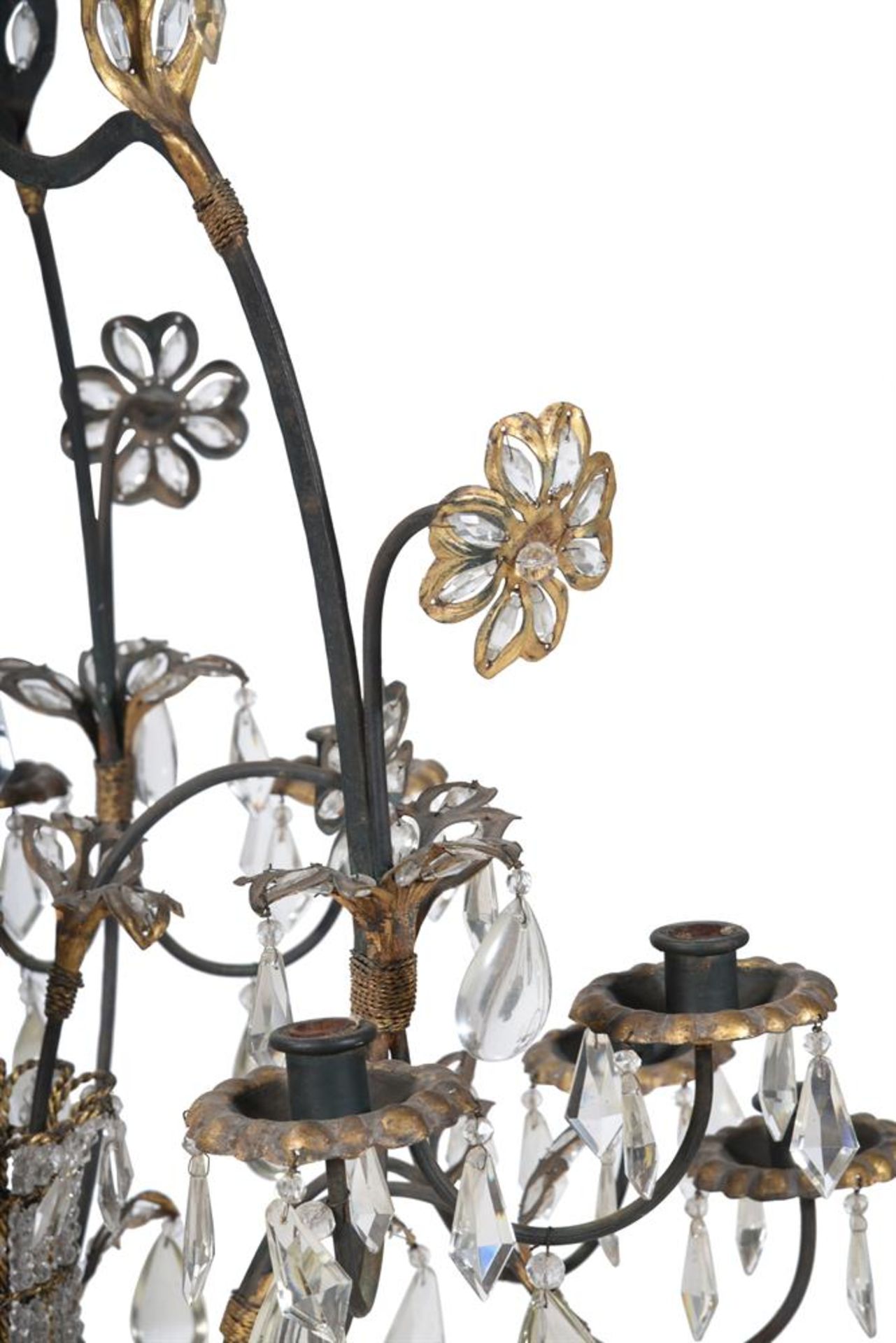 A WROUGHT IRON, GILT METAL AND GLASS TWELVE LIGHT CHANDELIER - Bild 2 aus 2