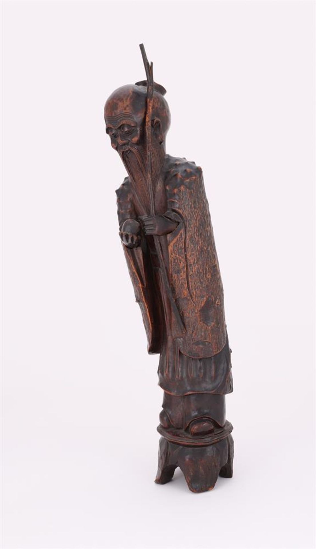 A LARGE CARVED WOOD FIGURE OF SHAOLOU - Image 3 of 3