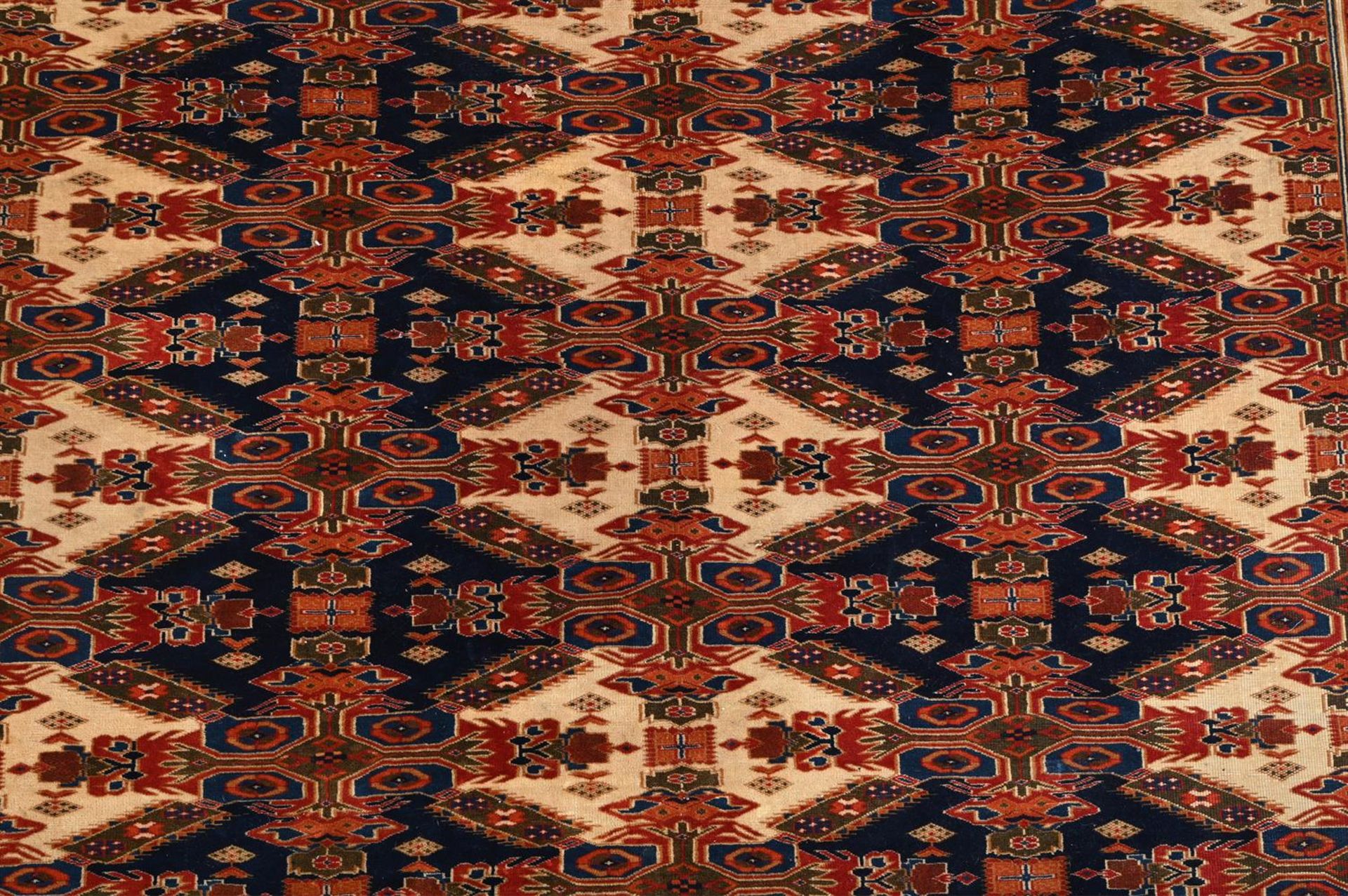 A PERSIAN CARPET - Bild 2 aus 2