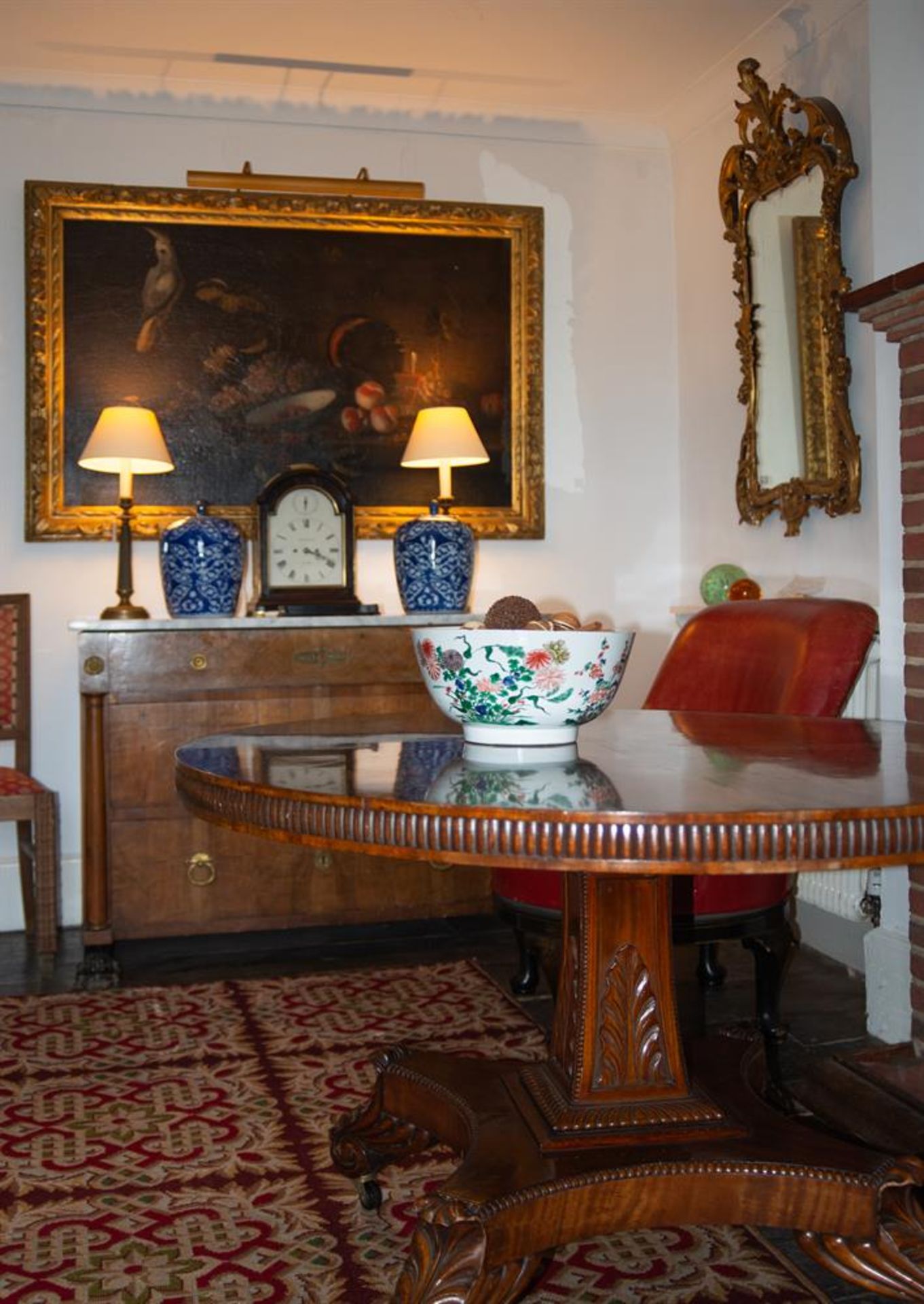 AN EARLY VICTORIAN OVAL BREAKFAST TABLE - Image 2 of 3