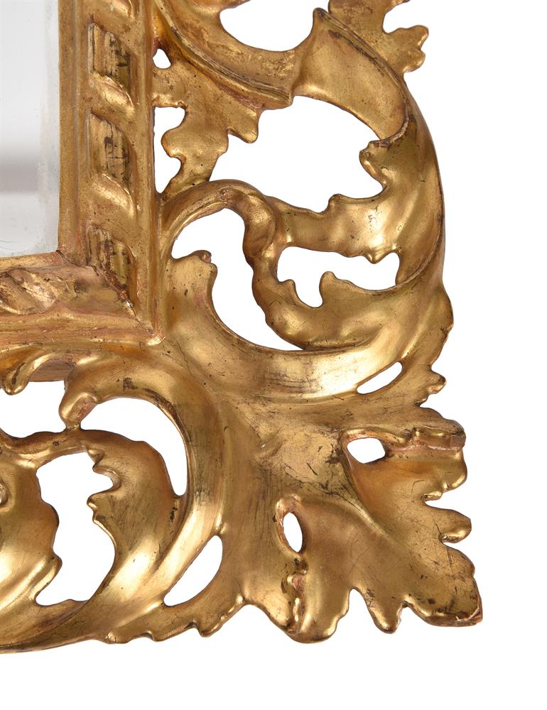 A FLORENTINE GILTWOOD WALL MIRROR - Image 2 of 2