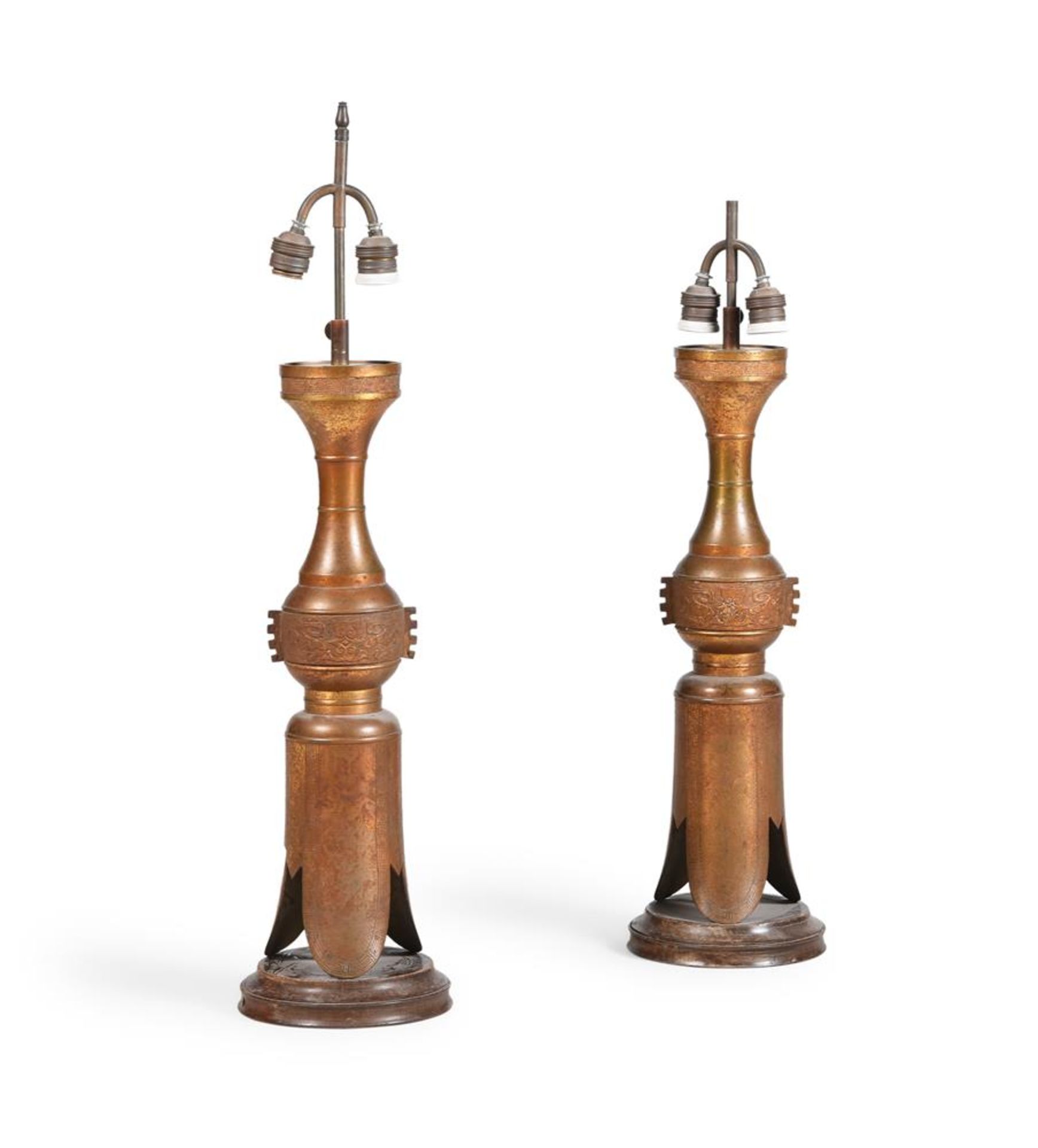 A PAIR OF GILT PATINATED METAL TABLE LAMPS, 20TH CENTURY