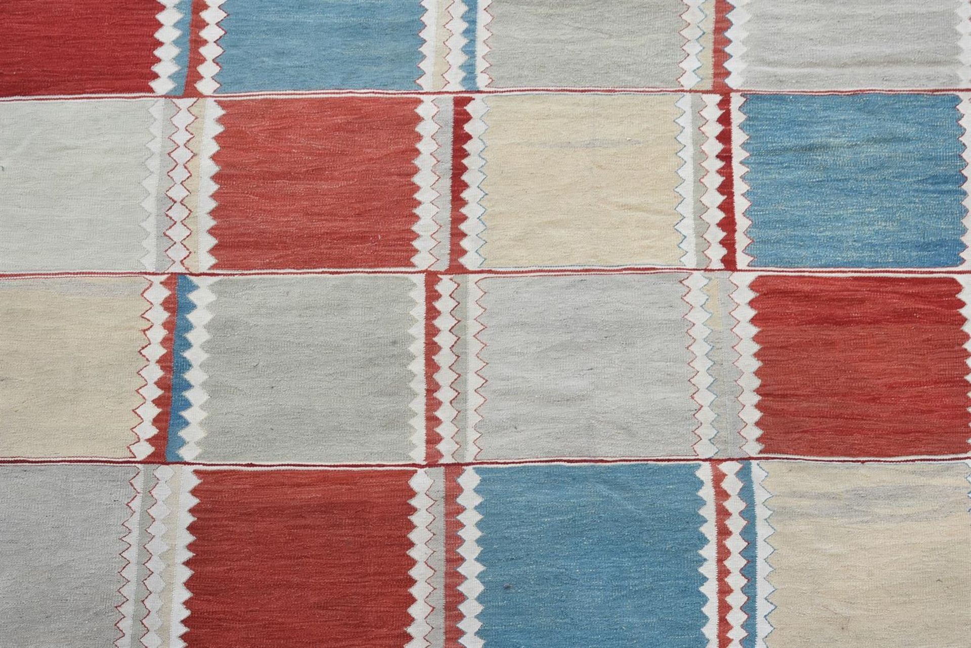 A FLAT WOVEN KILIM CARPET - Image 2 of 2