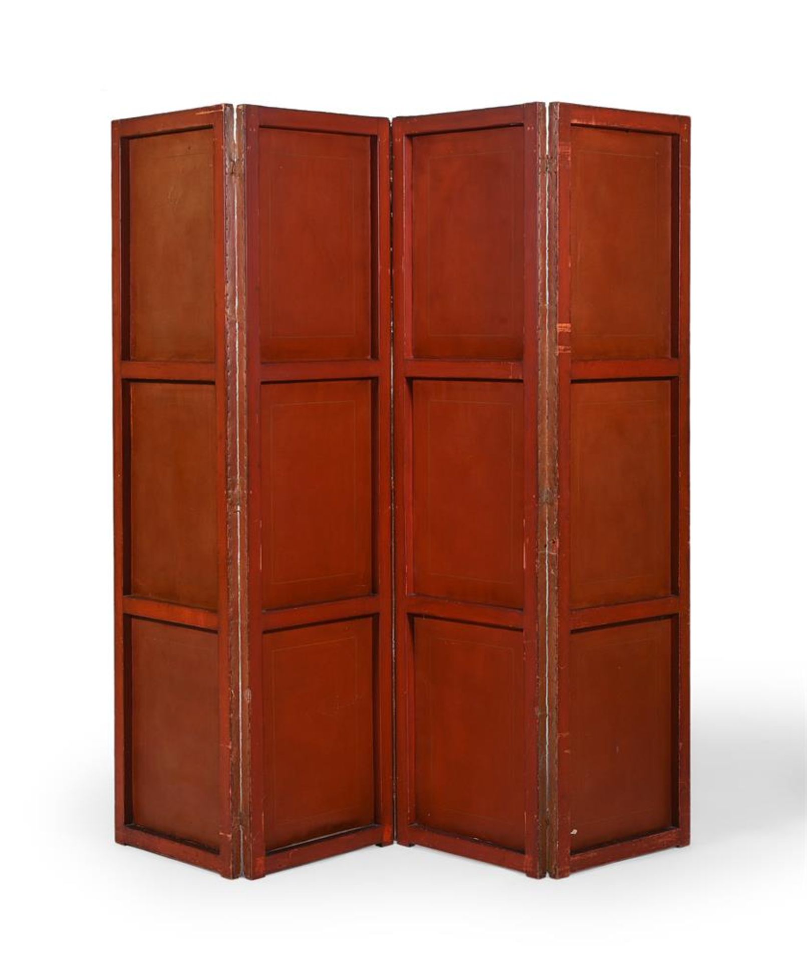 A SCARLET LACQUER AND GILT CHINOISERIE DECORATED FOUR-FOLD ROOM SCREEN - Image 4 of 6