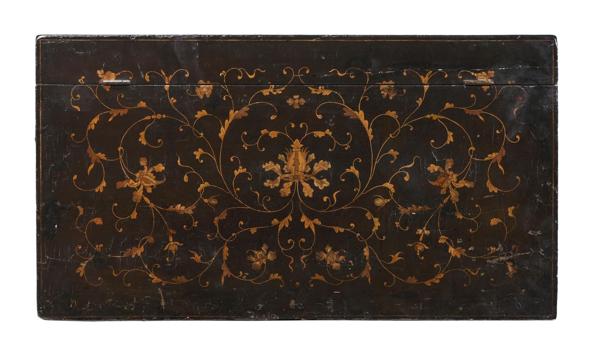 A CHINESE EXPORT BLACK LACQUER AND GILT DECORATED CHEST, LATE 18TH OR EARLY 19TH CENTURY - Image 3 of 4