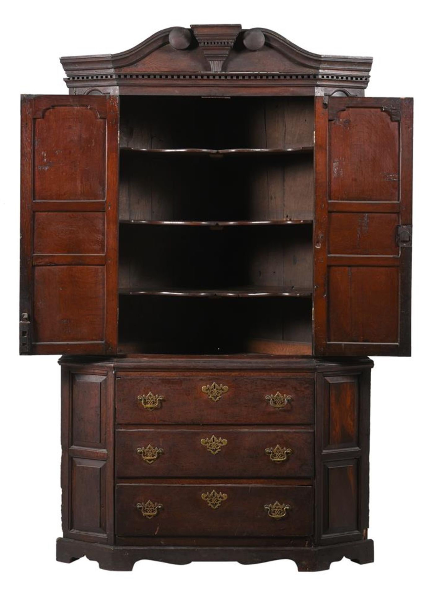 A GEORGE II CARVED OAK CORNER CUPBOARD, MID 18TH CENTURY - Bild 2 aus 2