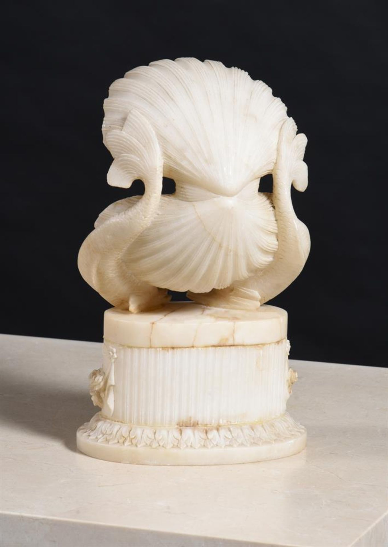 A SCULPTED ALABASTER SOAP DISH, 19TH CENTURY - Image 4 of 4