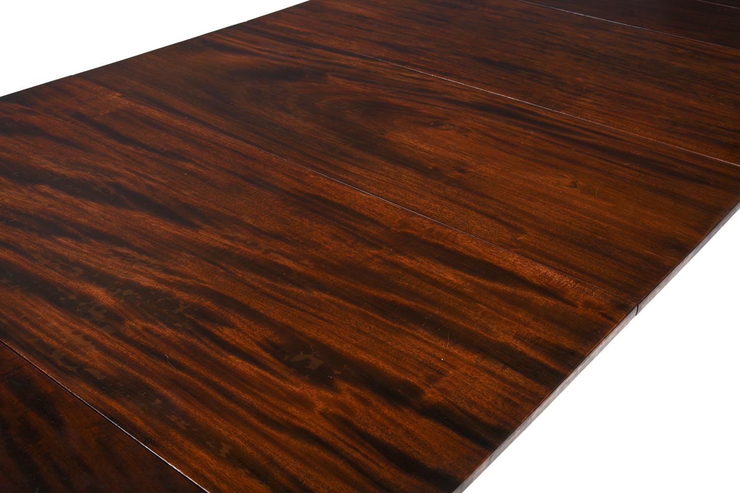 A MAHOGANY EXTENDING DINING TABLE - Image 3 of 3