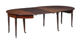 Y A GEORGE III MAHOGANY D-END EXTENDABLE DINING TABLE, CIRCA 1800