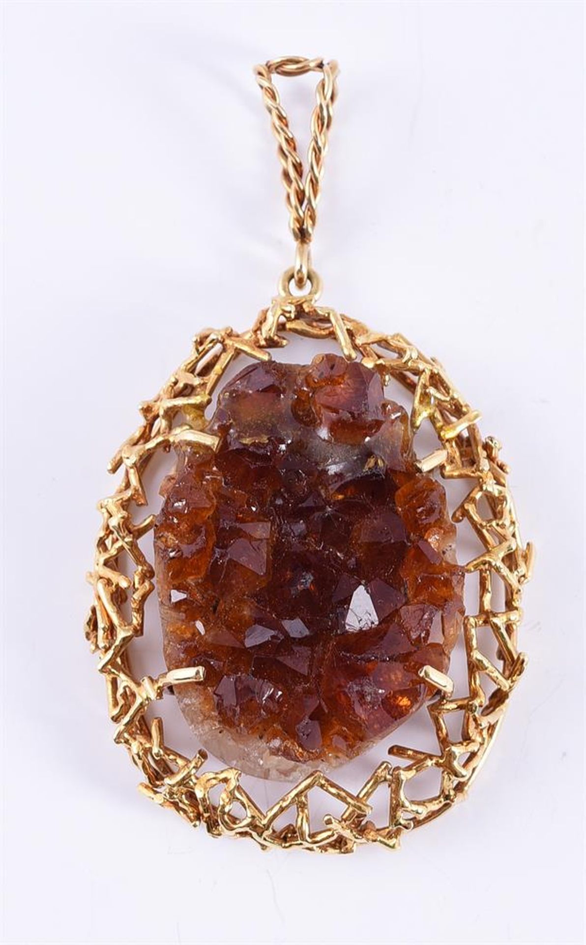 ALICK DOWNING, AN 18CT GOLD GEODE PENDANT