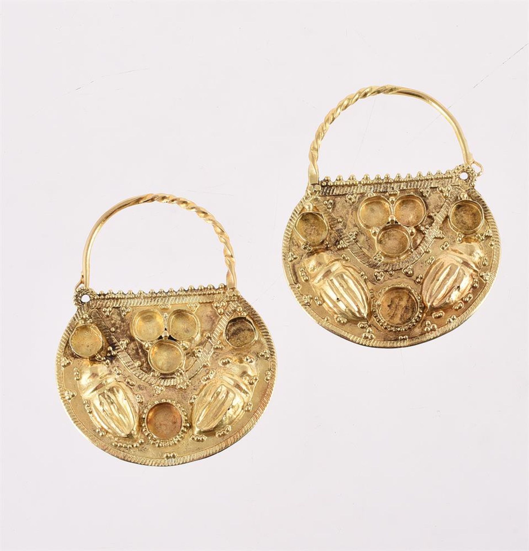 A PAIR OF ARCHAEOLOGICAL STYLE EAR ORNAMENTS