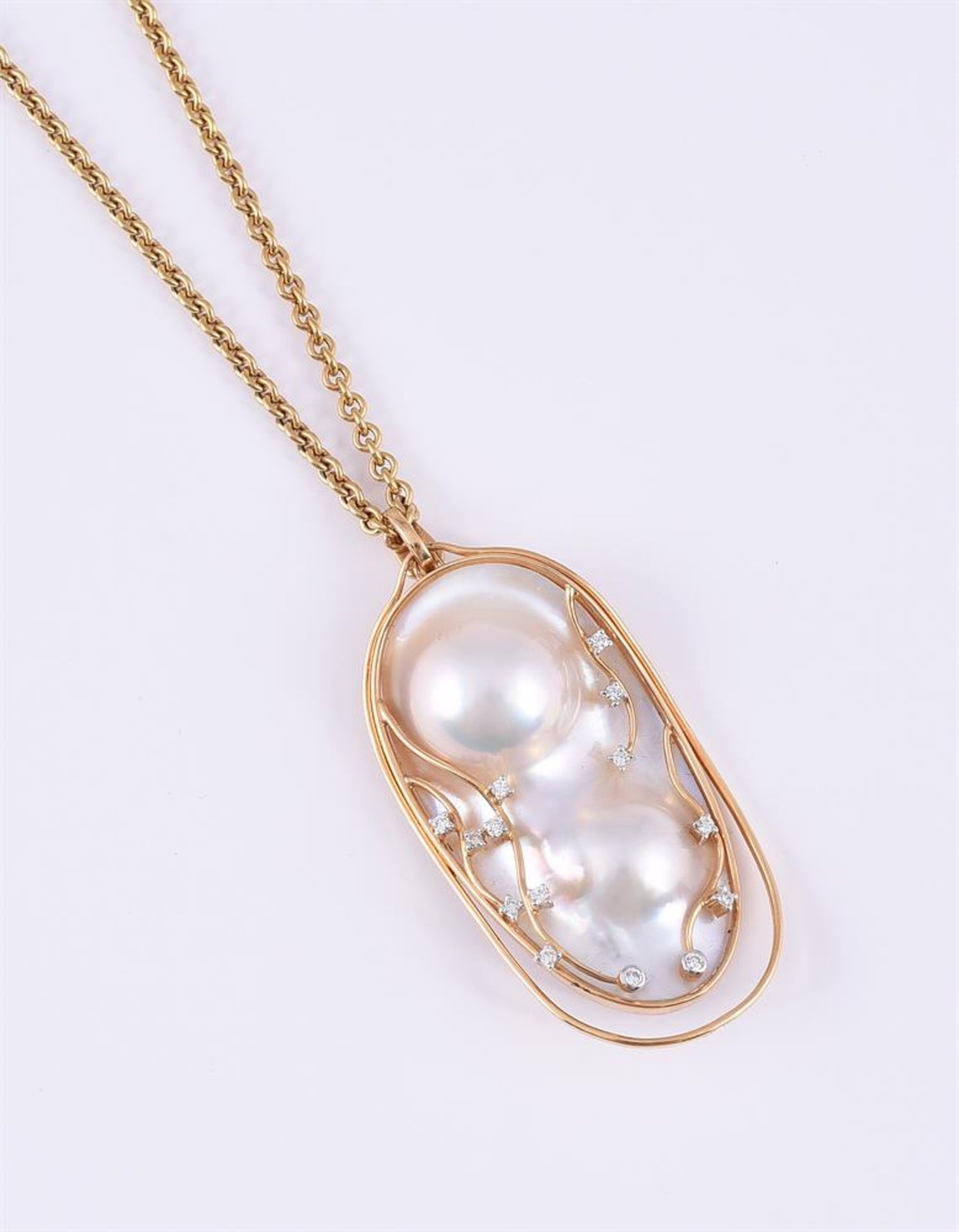 Y A MABÉ CULTURED PEARL AND DIAMOND PENDANT