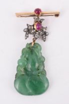 A JADEITE JADE, RUBY AND DIAMOND PENDANT/BROOCH