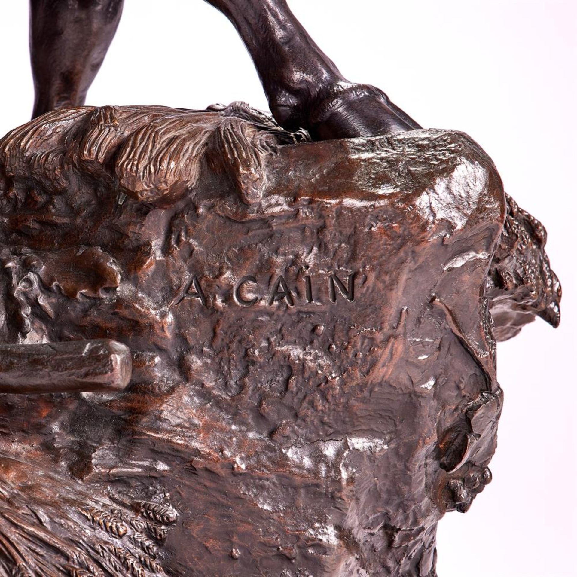 AUGUSTE-NICOLAS CAIN (FRENCH 1821-1894) A LARGE BRONZE FIGURE OF A BULL, LATE 19TH CENTURY - Bild 2 aus 2