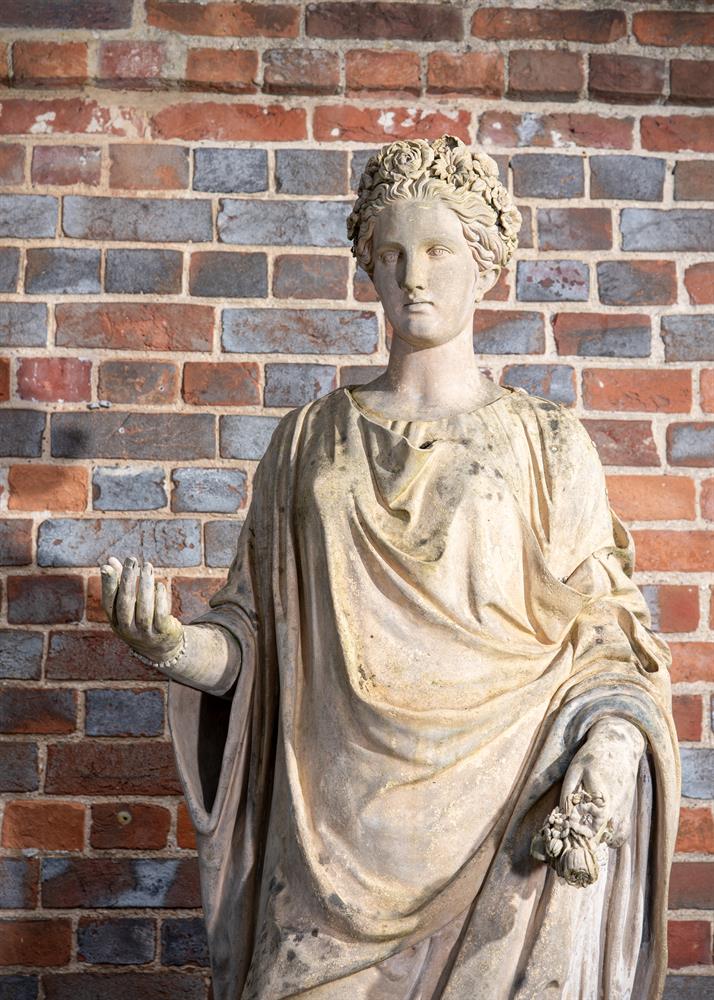 AFTER THE ANTIQUE, A RARE TERRACOTTA STATUE OF THE CAPITOLINE FLORA BY THE PULHAM POTTERY - Image 2 of 4