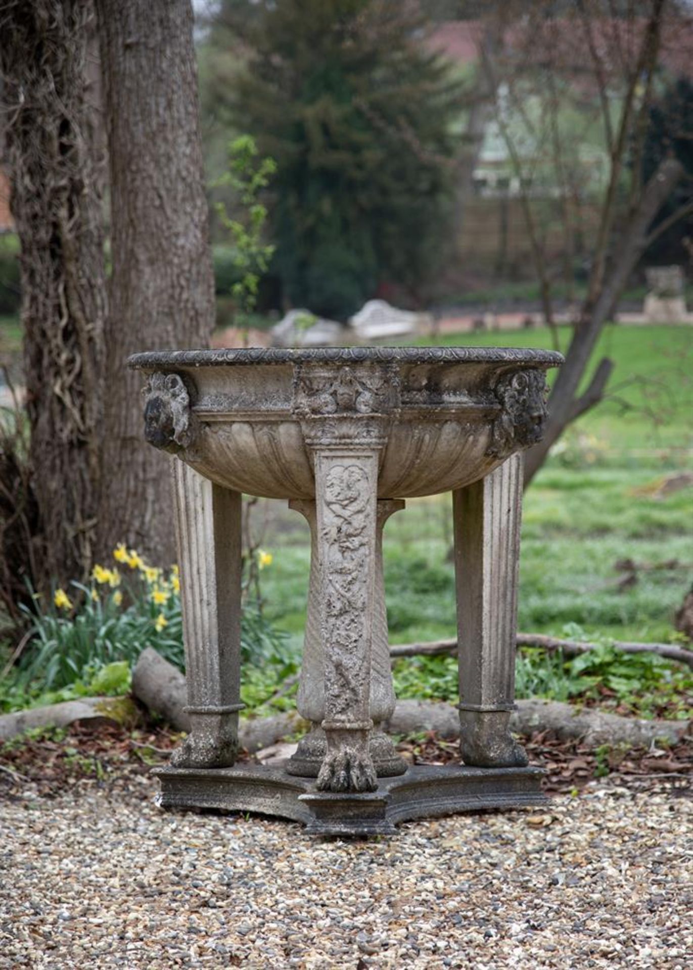 AFTER THE ANTIQUE, A LARGE AND IMPRESSIVE ITALIAN WHITE MARBLE FOUNTAIN, 19TH CENTURY