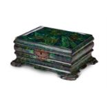 A VICTORIAN SIMULATED MALACHITE CASKET, LATE 19TH CENTURY