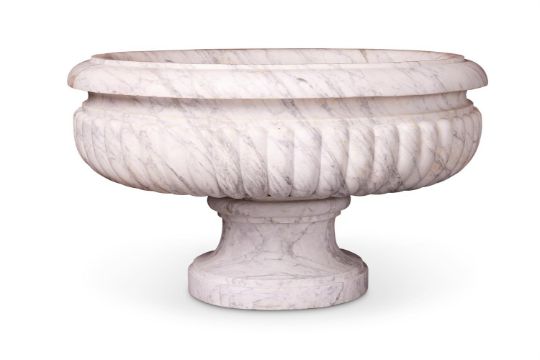 A WHITE MARBLE WINE COOLER OF LARGE PROPORTIONS PROBABLY ITALIAN, LATE 18TH/EARLY 19TH CENTURY