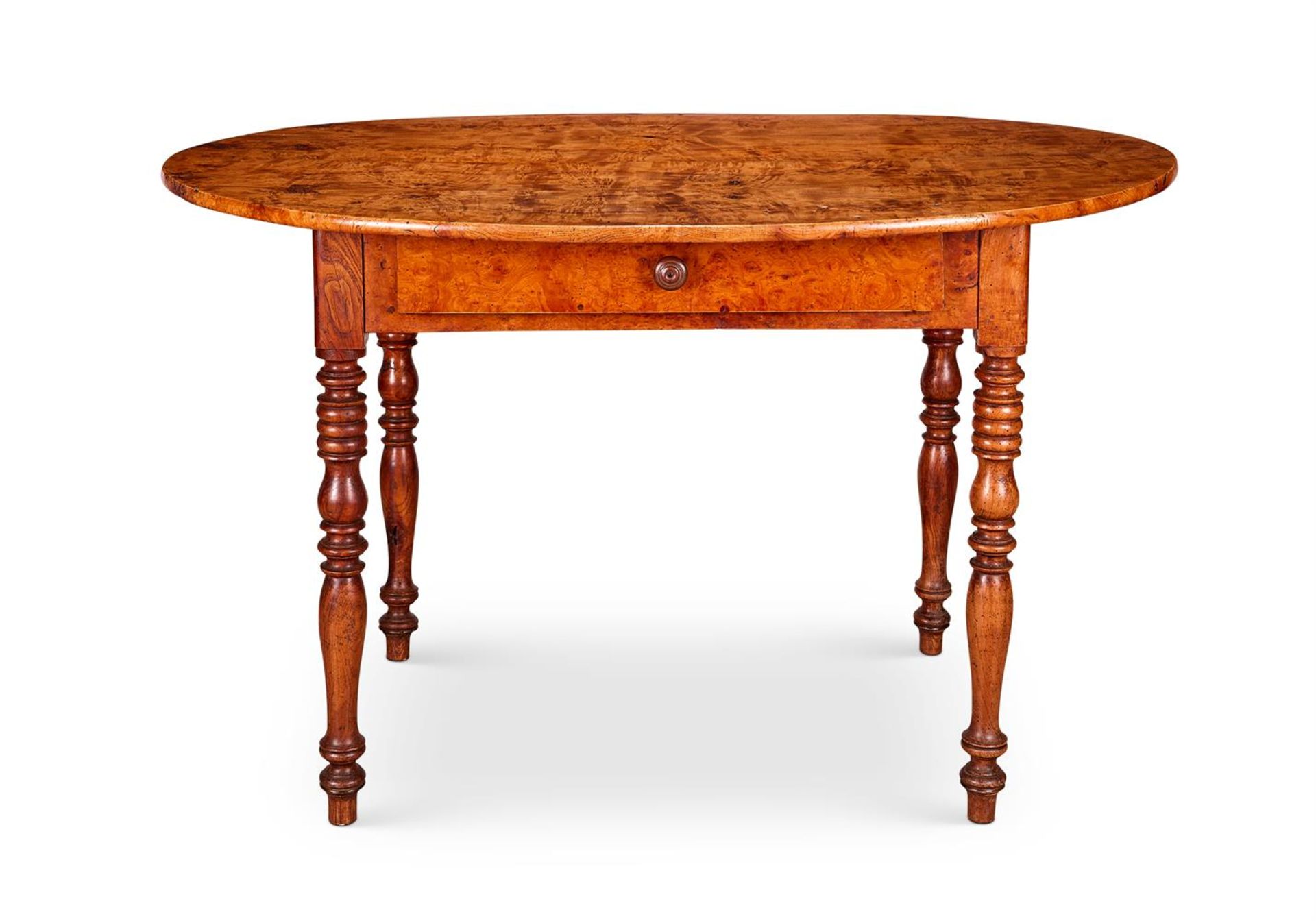 A REGENCY BURR ASH CENTRE TABLE, EARLY 19TH CENTURY