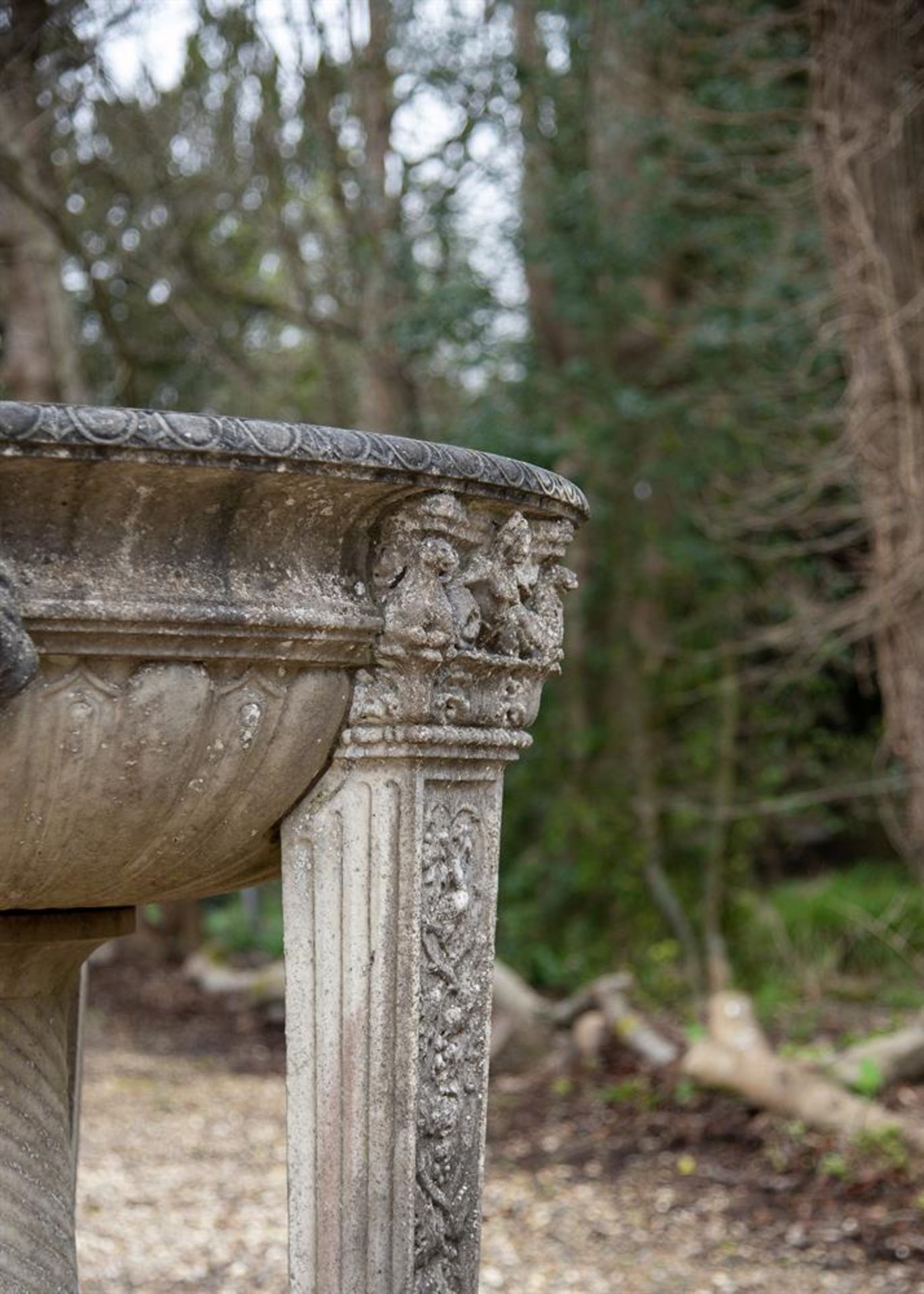 AFTER THE ANTIQUE, A LARGE AND IMPRESSIVE ITALIAN WHITE MARBLE FOUNTAIN, 19TH CENTURY - Bild 3 aus 3