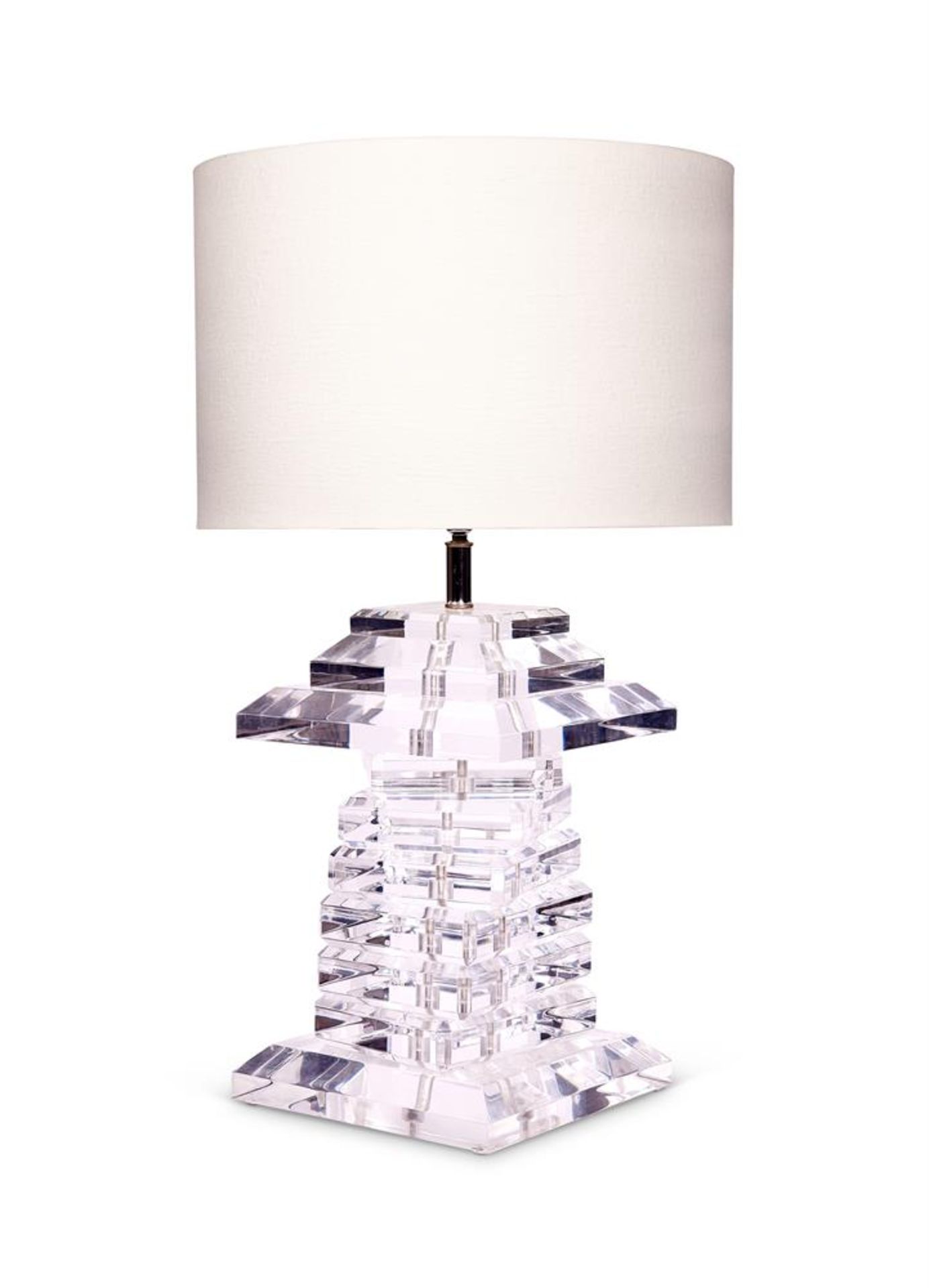 A LARGE ARCHITECTURAL STACKED LUCITE PAGODA SHAPED TABLE LAMP, LATE 20TH CENTURY