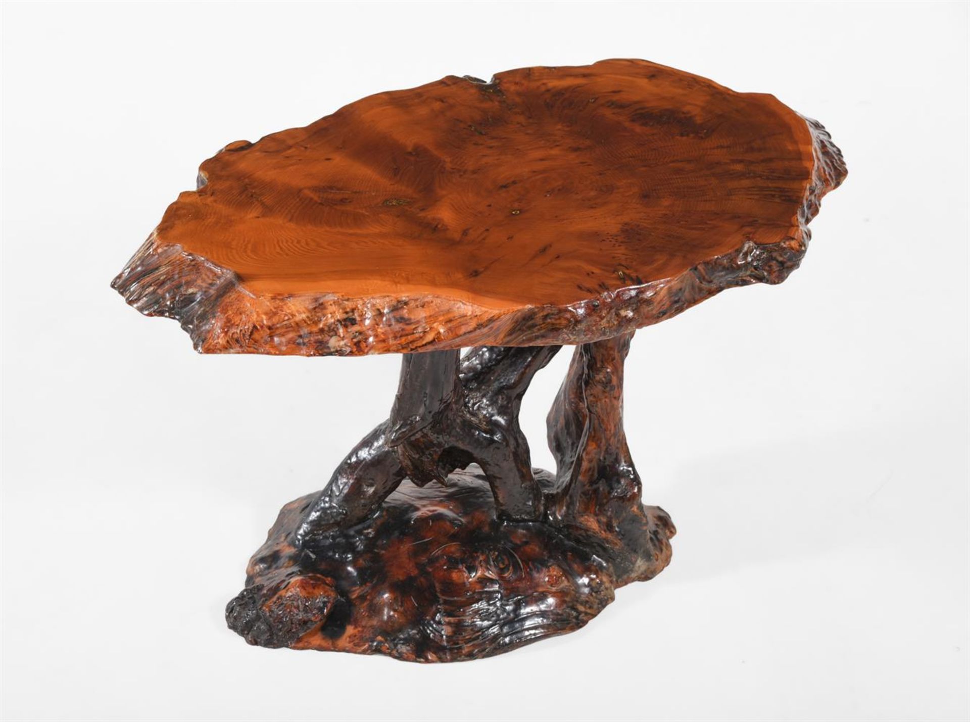 A YEW WOOD, BURR AND ROOT WOOD TABLE, 20TH CENTURY - Bild 2 aus 4