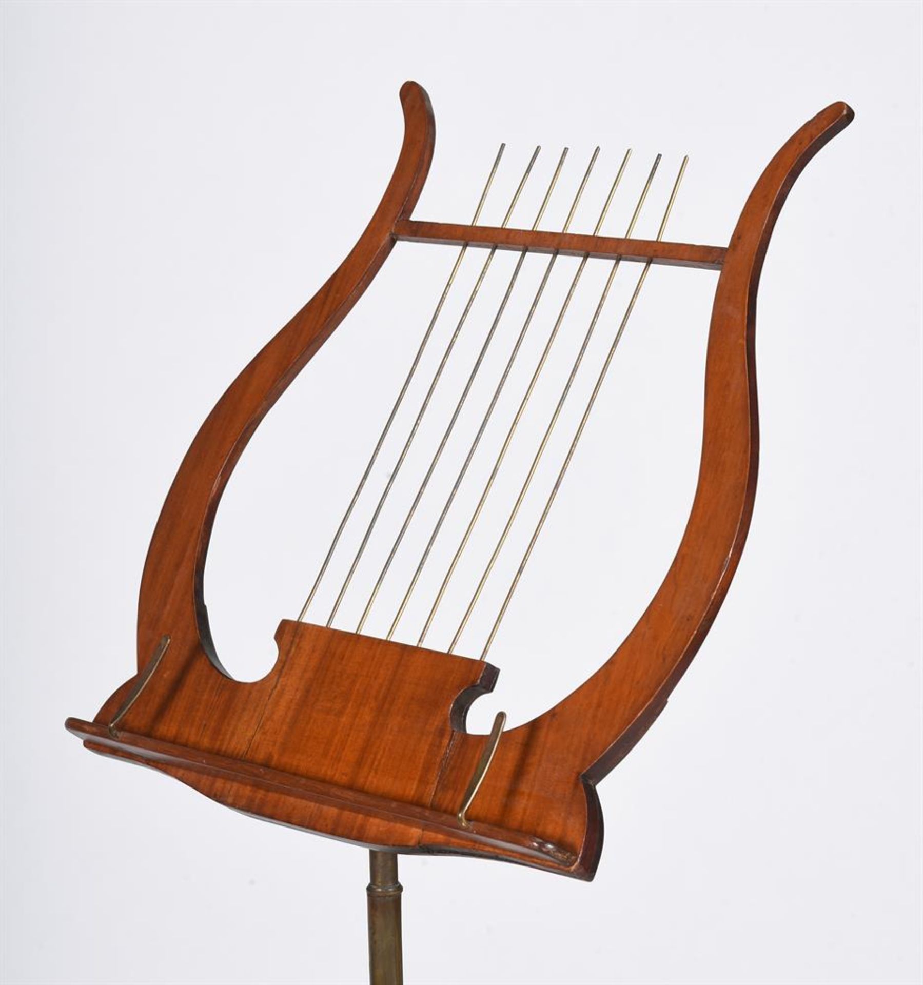 A LATE VICTORIAN SATINWOOD LYRE MUSIC STAND, LATE 19TH CENTURY - Bild 2 aus 5