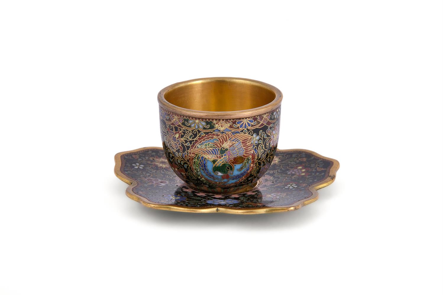 A SMALL JAPANESE CLOISONNÉ CUP AND STAND, EARLY 20TH CENTURY - Image 2 of 4