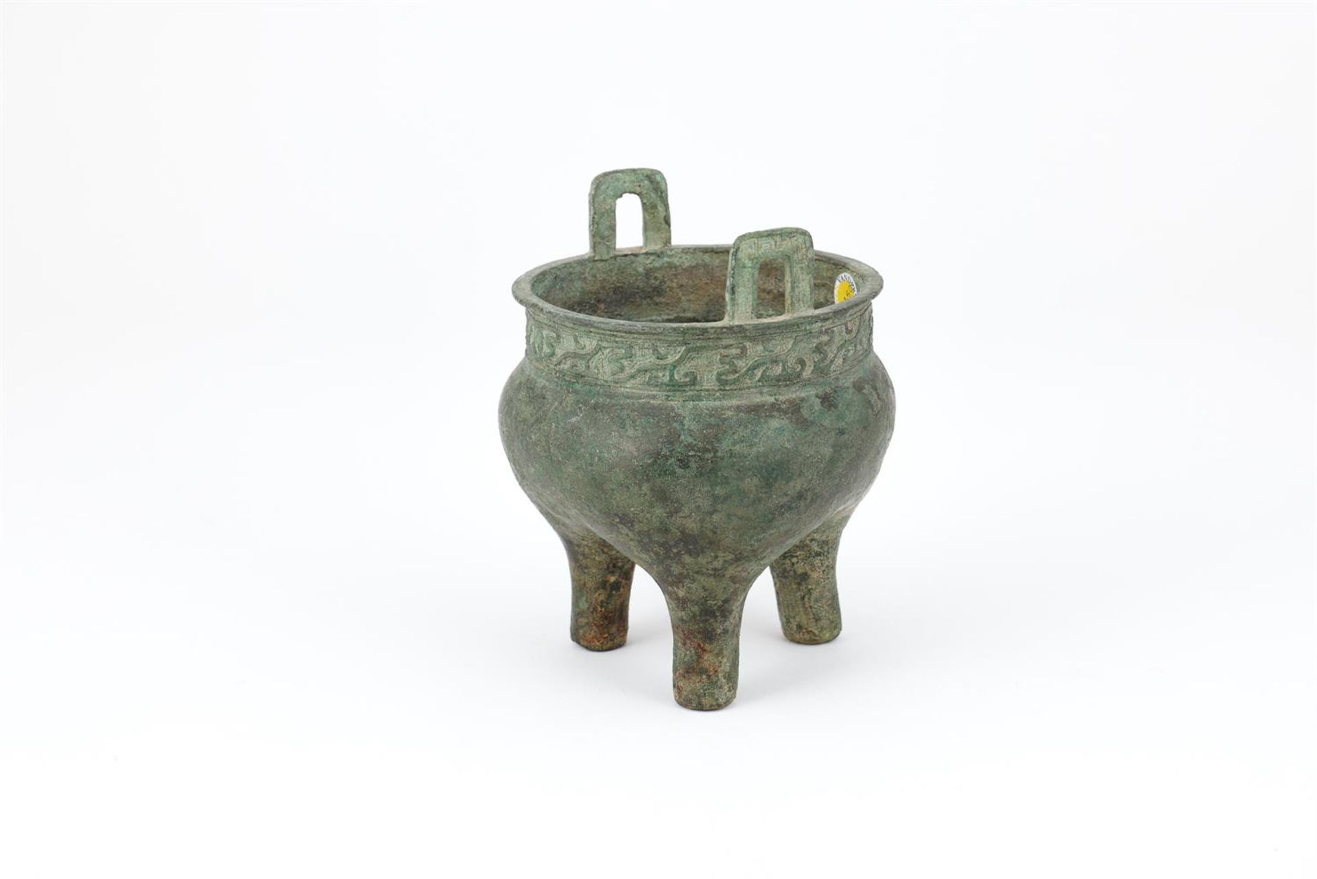 A Chinese bronze ritual tripod food vessel - Bild 2 aus 6
