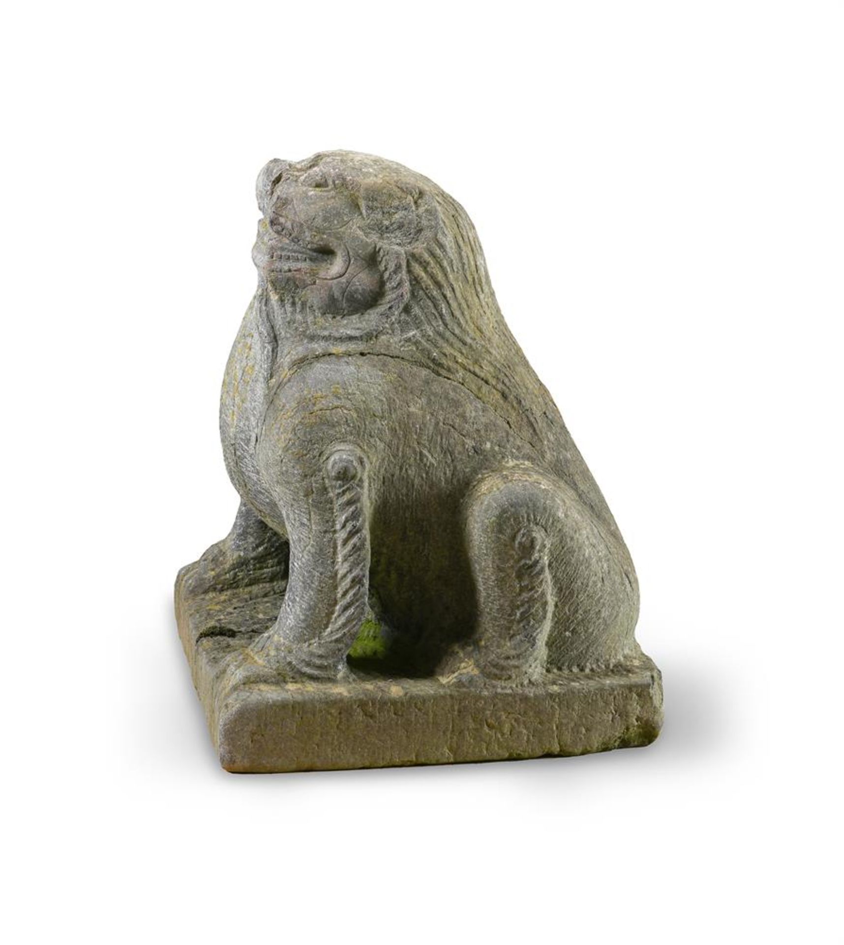Am attractive large grey stone figure of a seated lion - Bild 4 aus 5