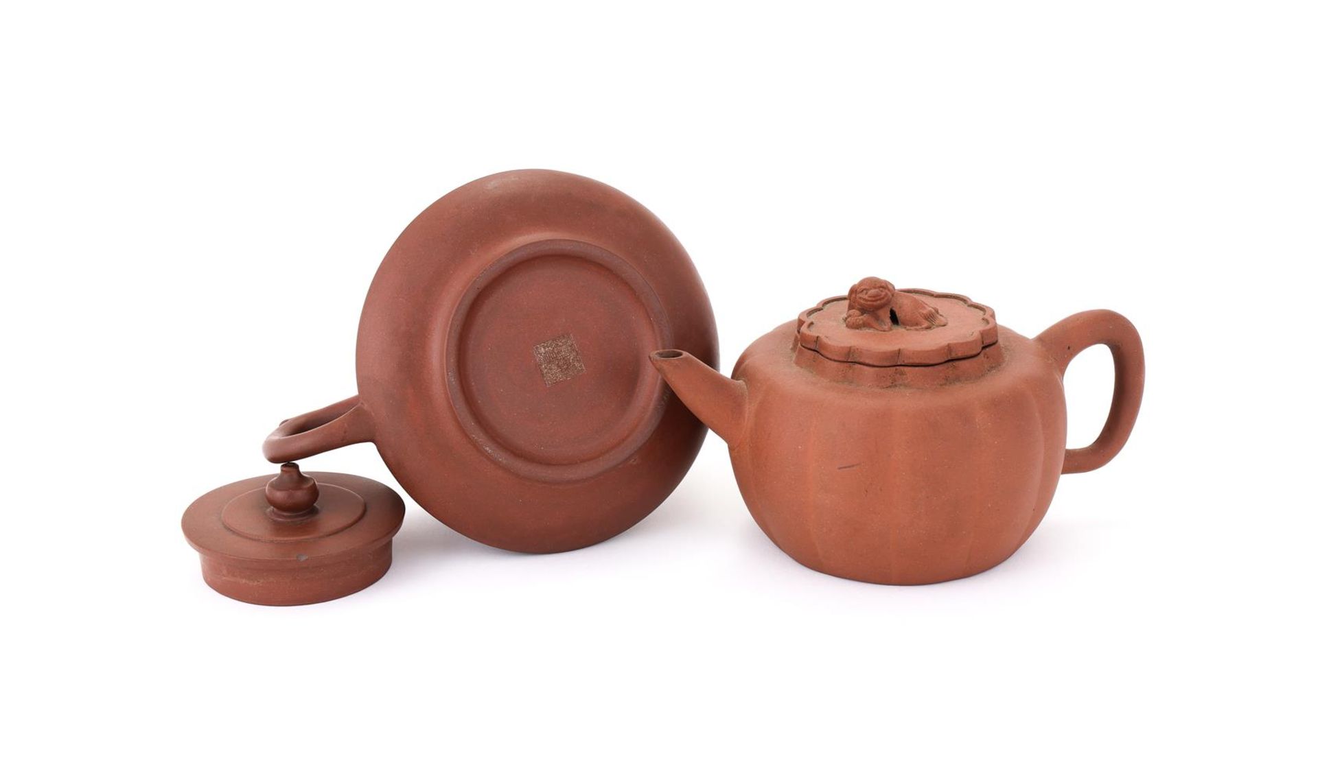 A Chinese Yixing teapot - Bild 3 aus 4