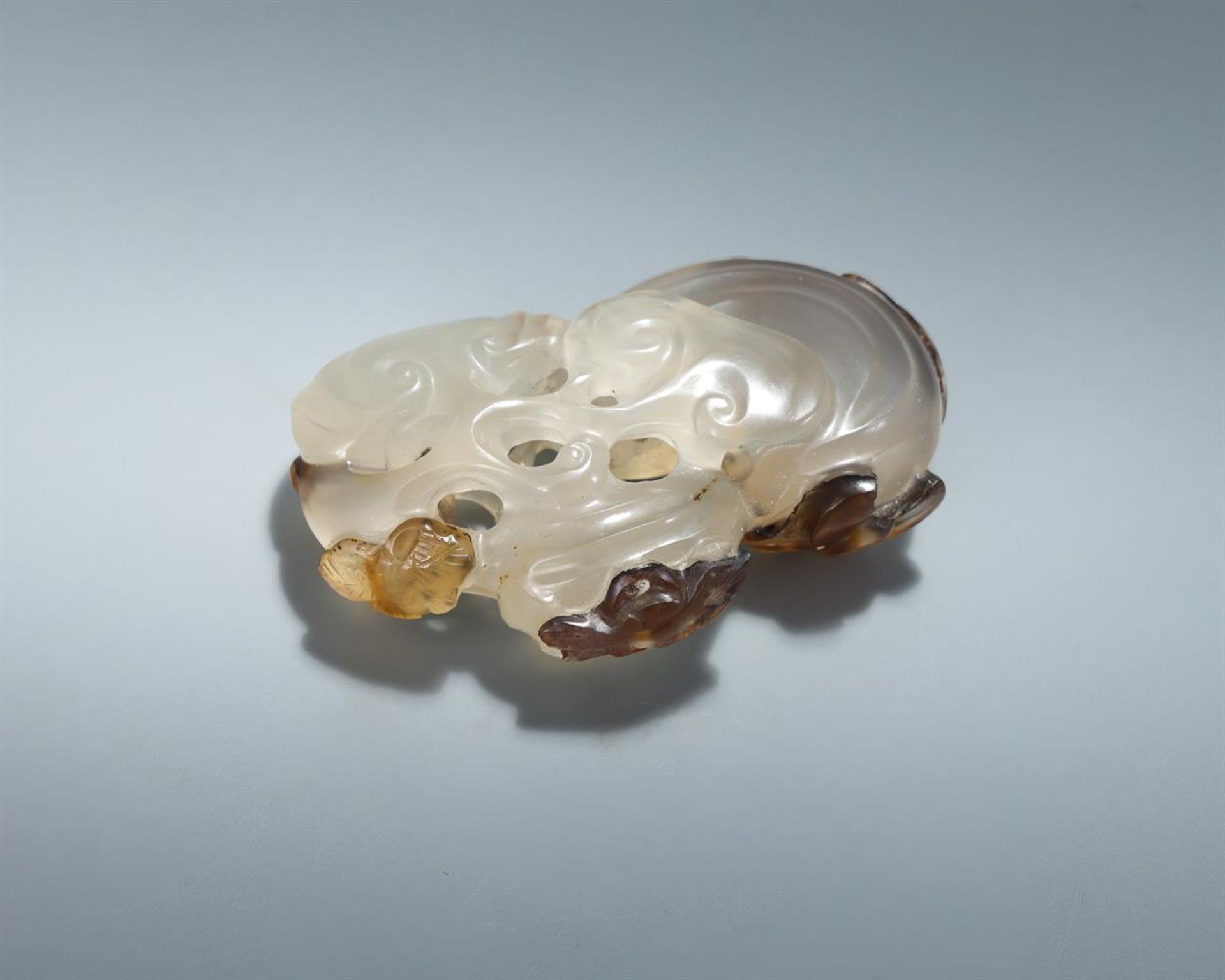 A Chinese agate carving of a lingzhi fungus - Bild 2 aus 4