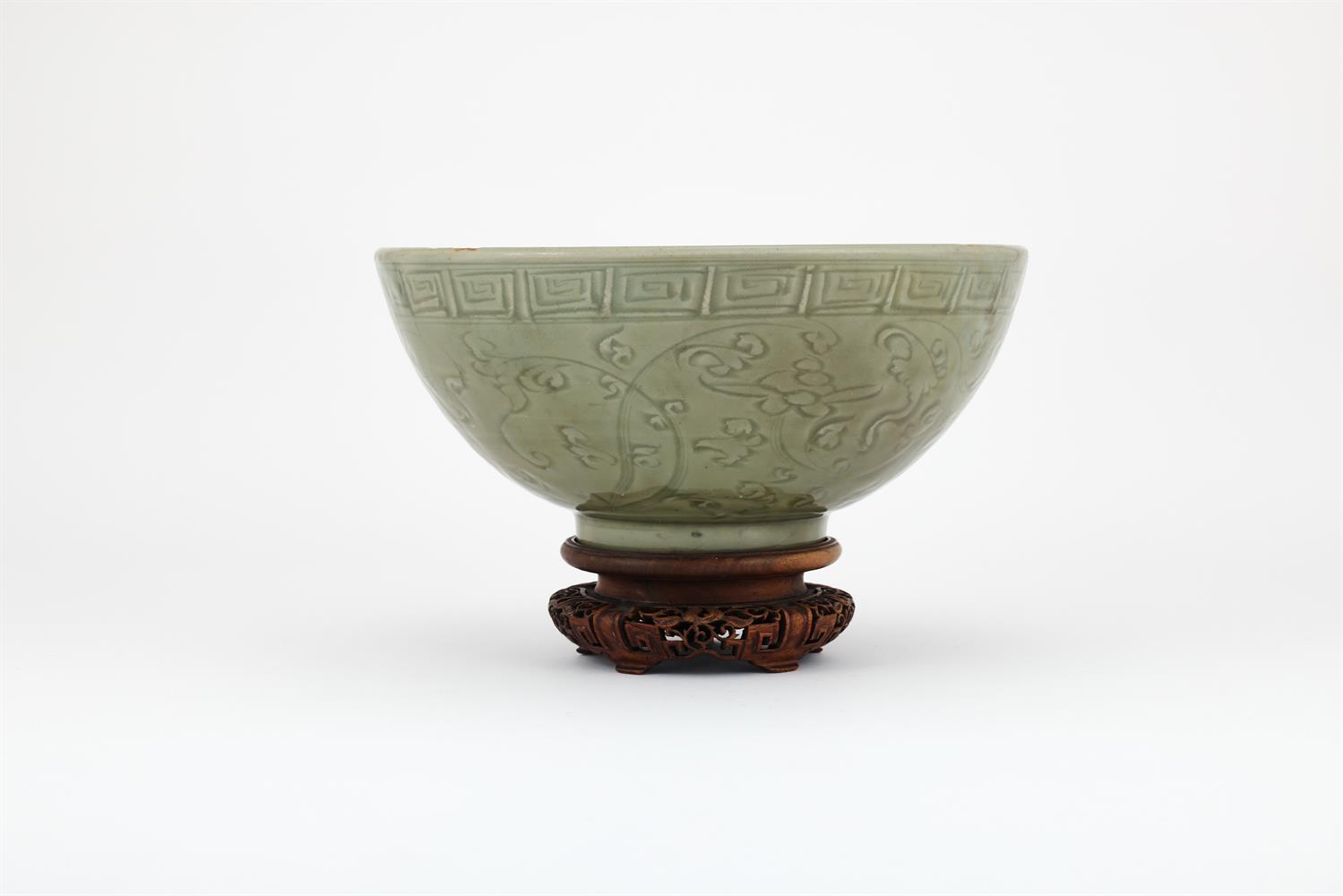 A good Chinese 'longquan' celadon bowl - Image 3 of 5