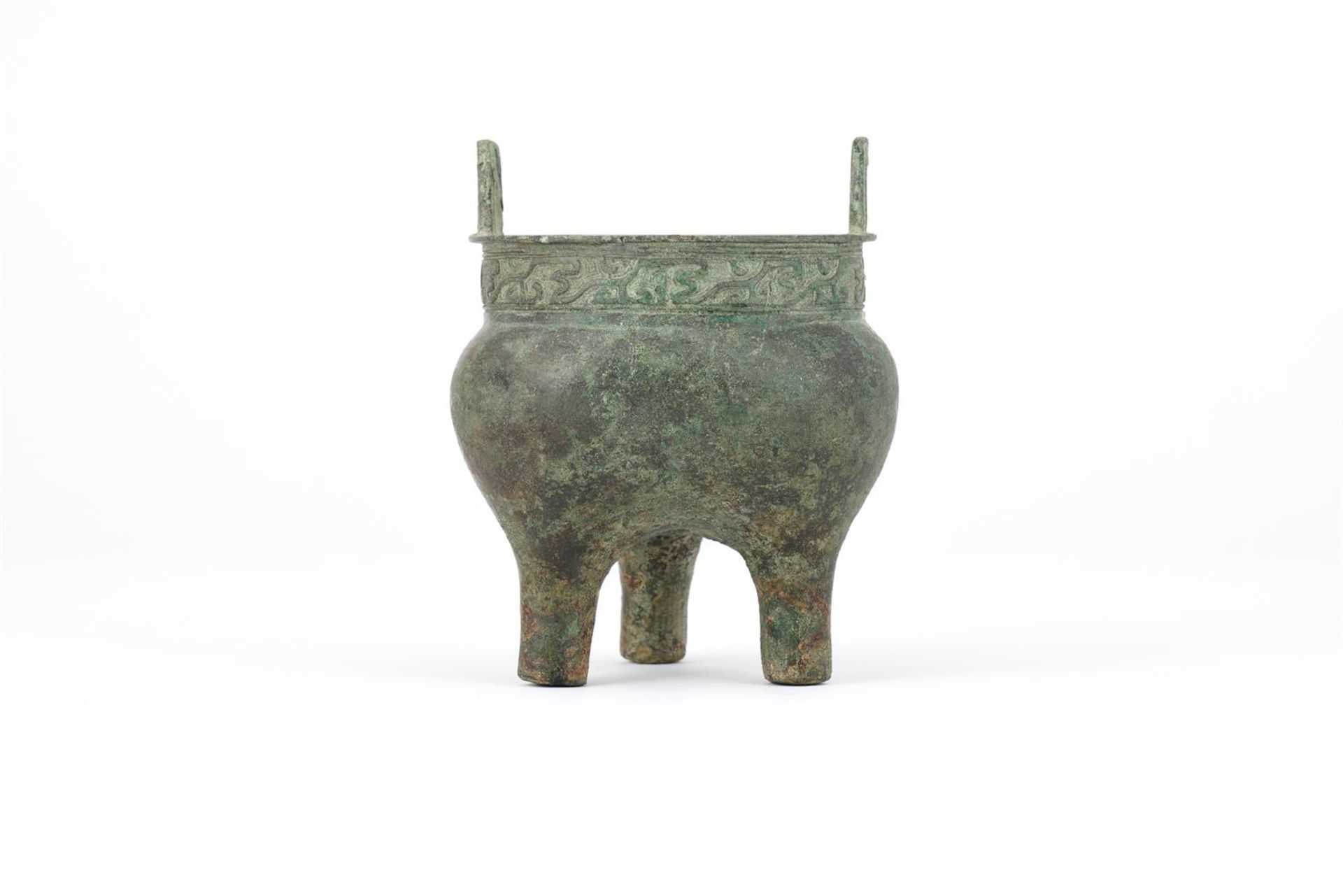 A Chinese bronze ritual tripod food vessel - Bild 3 aus 6