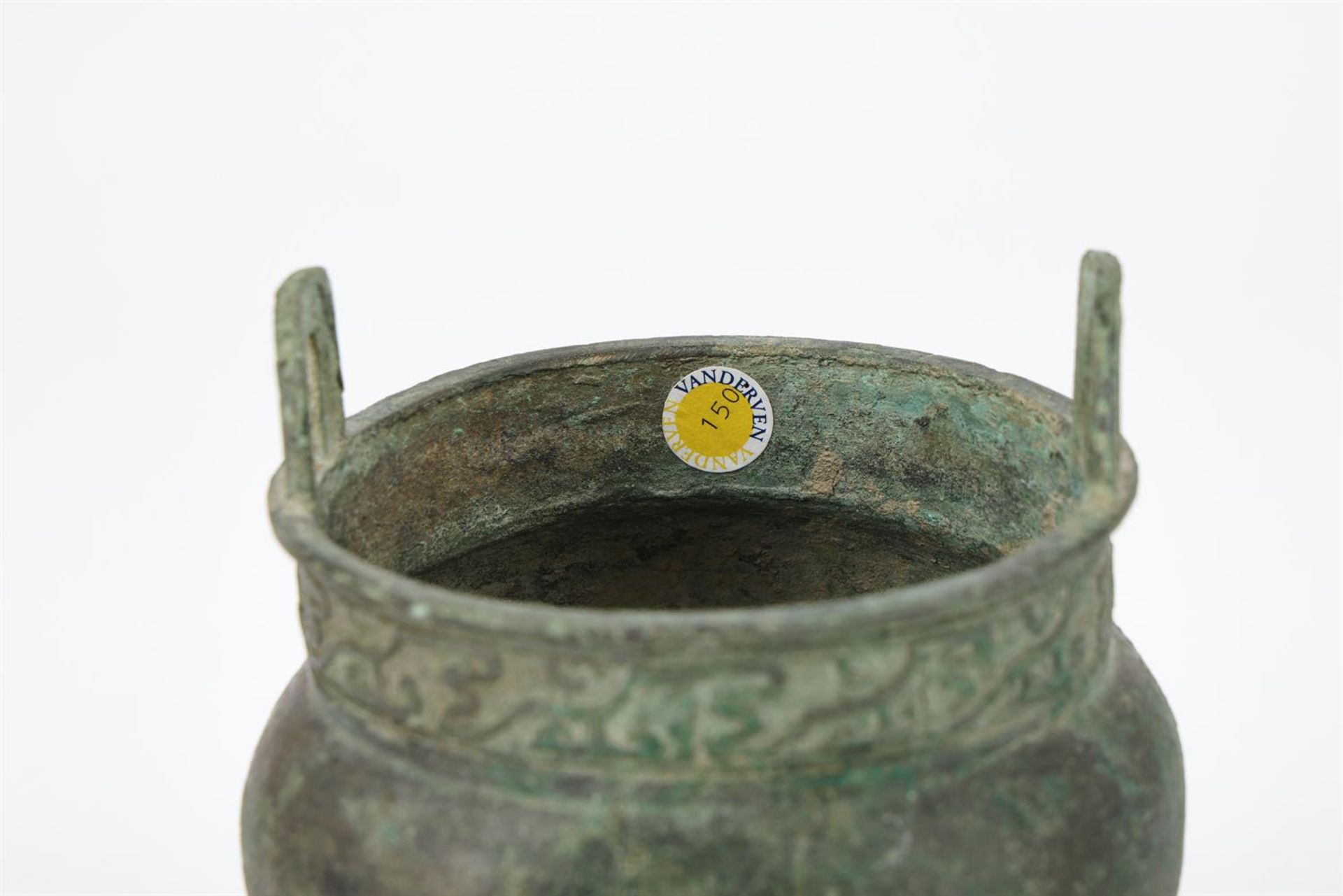 A Chinese bronze ritual tripod food vessel - Bild 4 aus 6