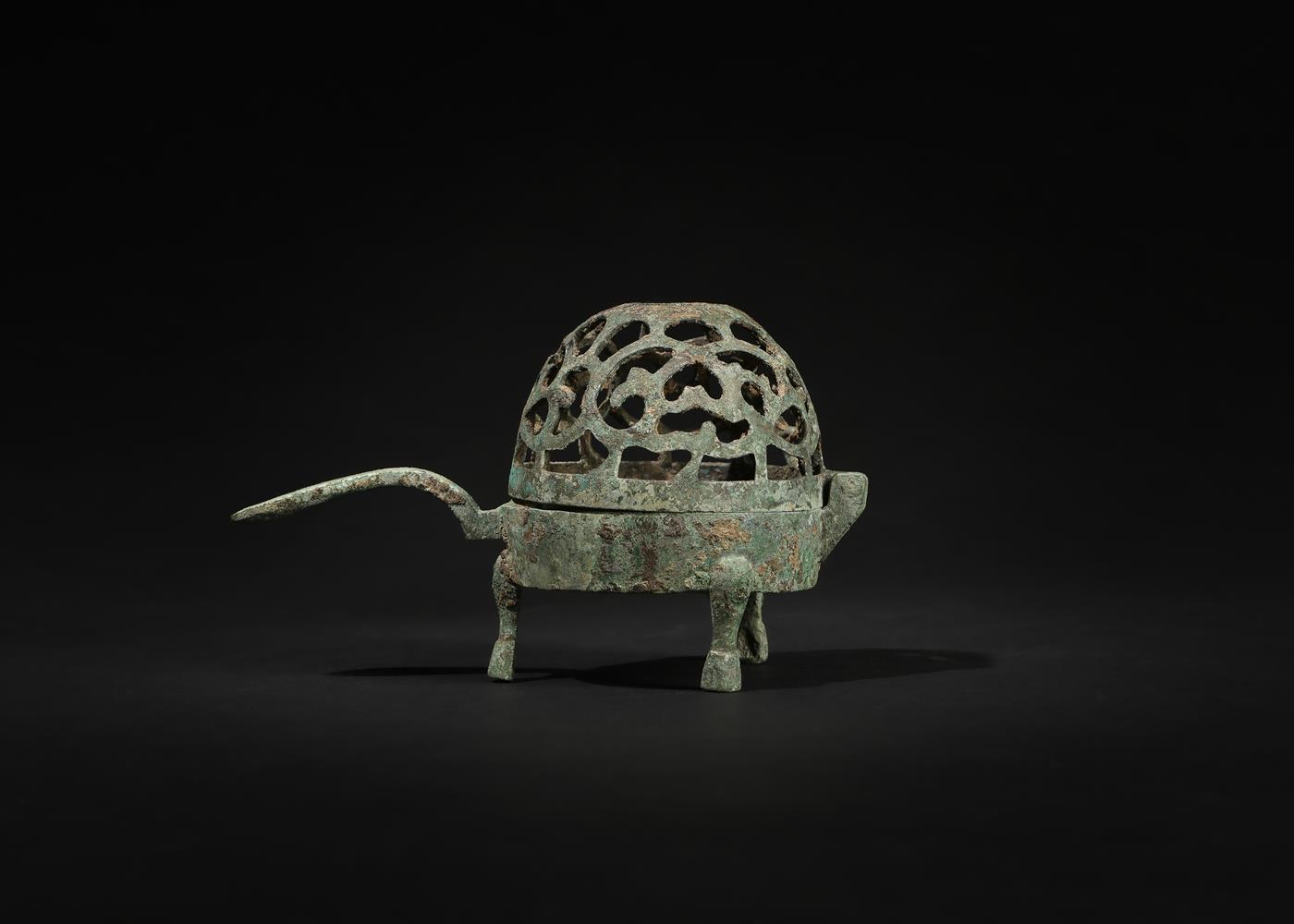 A Chinese bronze incense burner - Image 2 of 5