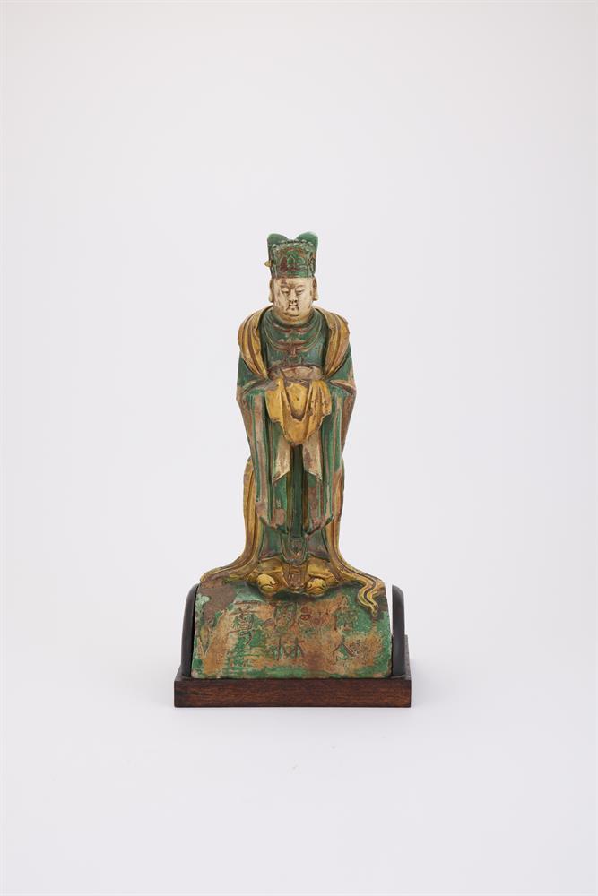 A Chinese sancai-glazed tile maker's figure of a Daoist monk - Image 2 of 5