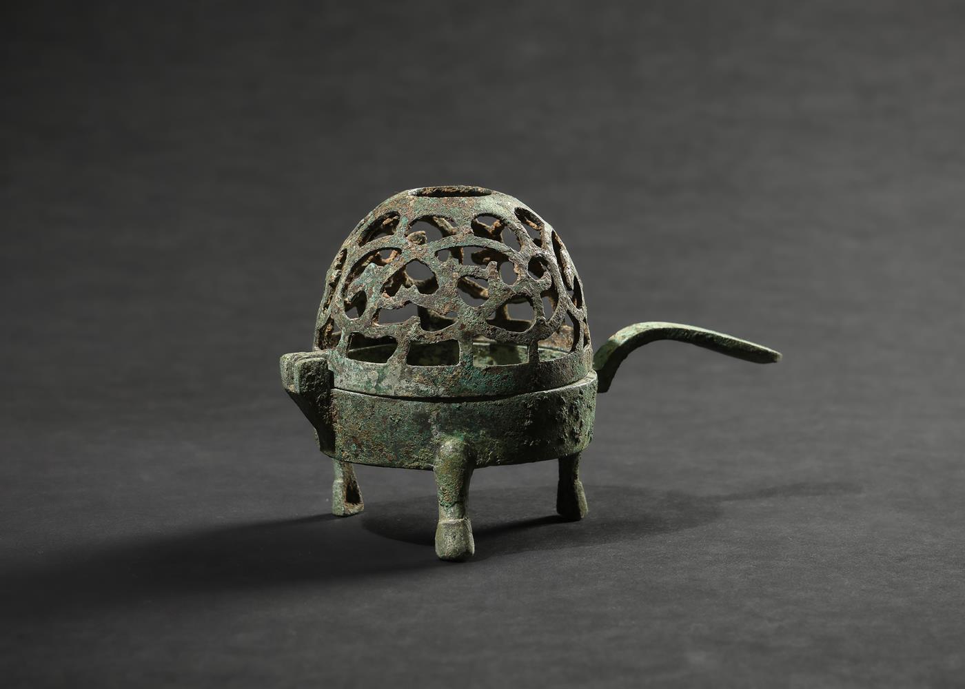 A Chinese bronze incense burner - Image 3 of 5