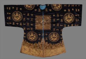 A good Han Chinese silk embroidered surcoat for a women