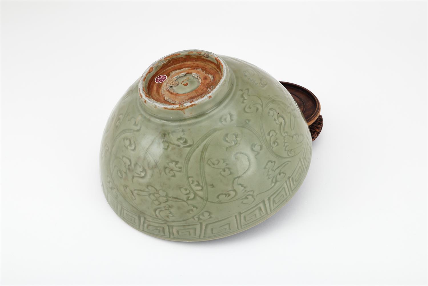A good Chinese 'longquan' celadon bowl - Image 5 of 5