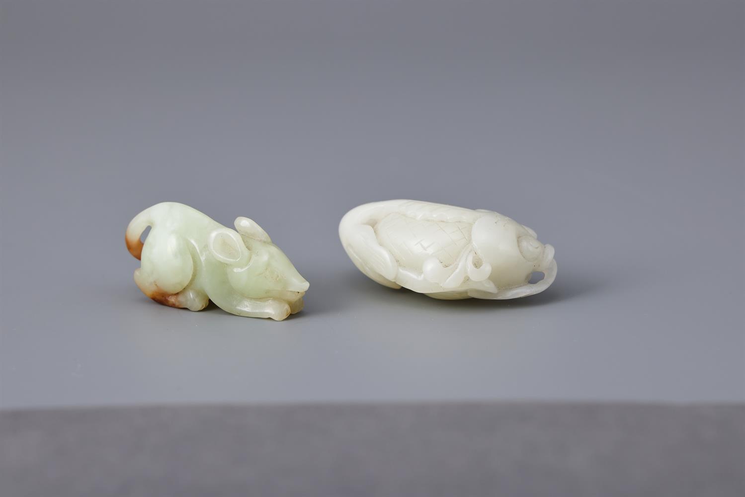 A Chinese white jade carving of goldfish - Bild 3 aus 3