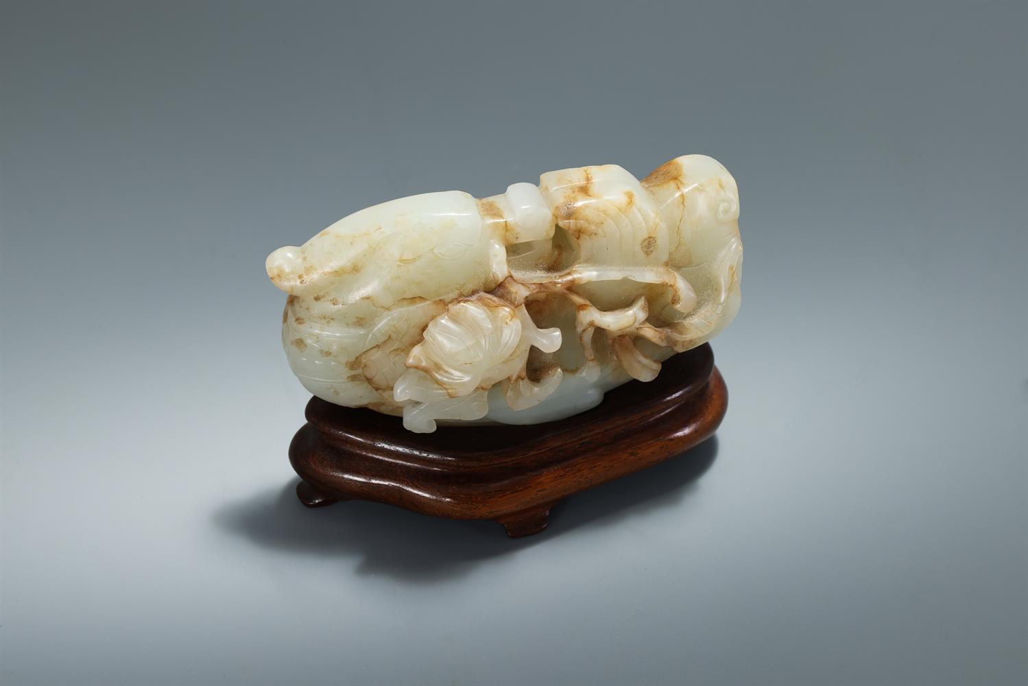 A Chinese white and russet jade model of a mandarin duck - Image 3 of 4