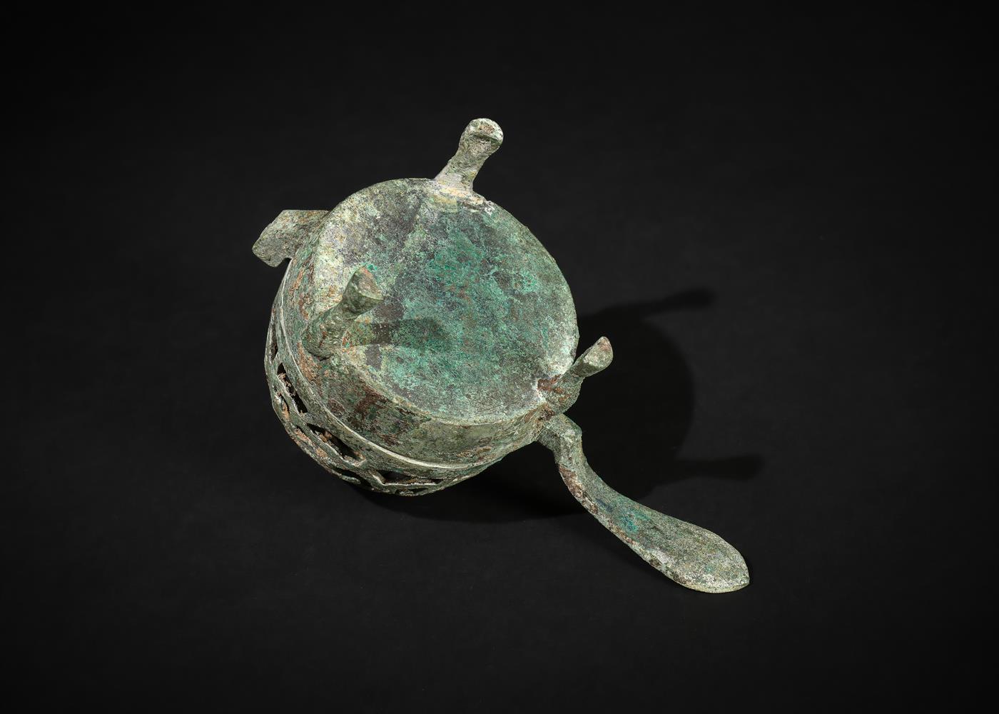 A Chinese bronze incense burner - Image 5 of 5