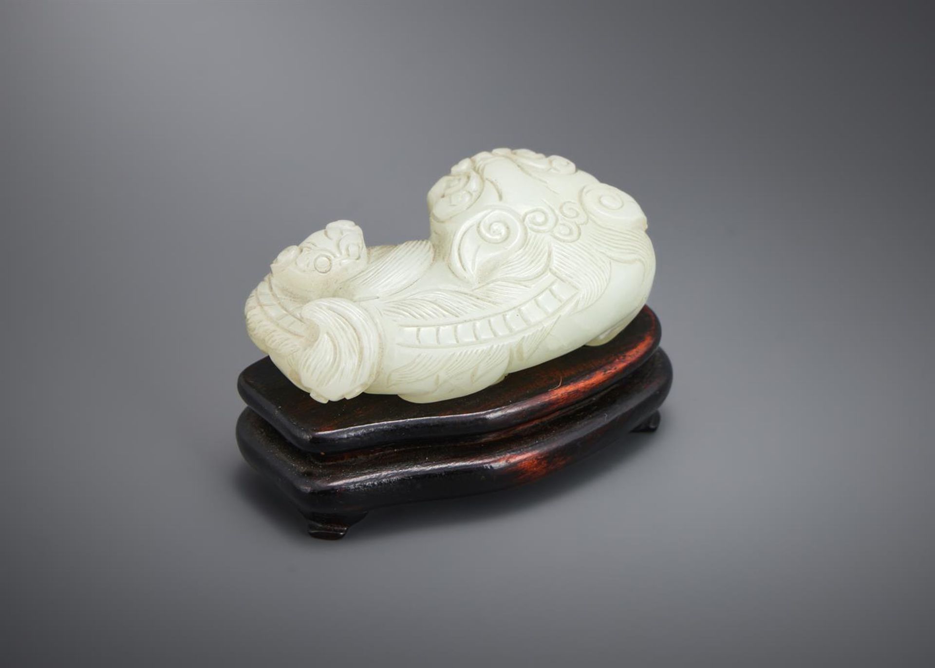 A Chinese pale celadon or white jade lion - Image 4 of 5