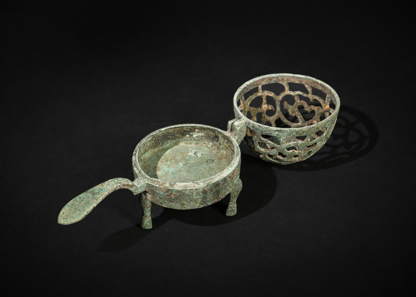 A Chinese bronze incense burner - Image 4 of 5