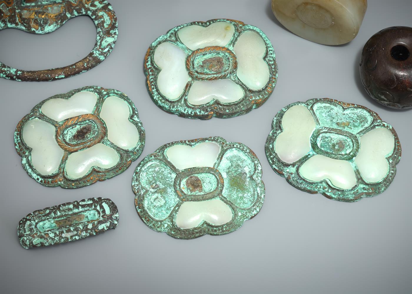 A Chinese celadon and brown jade cylindrical toggle - Image 4 of 4