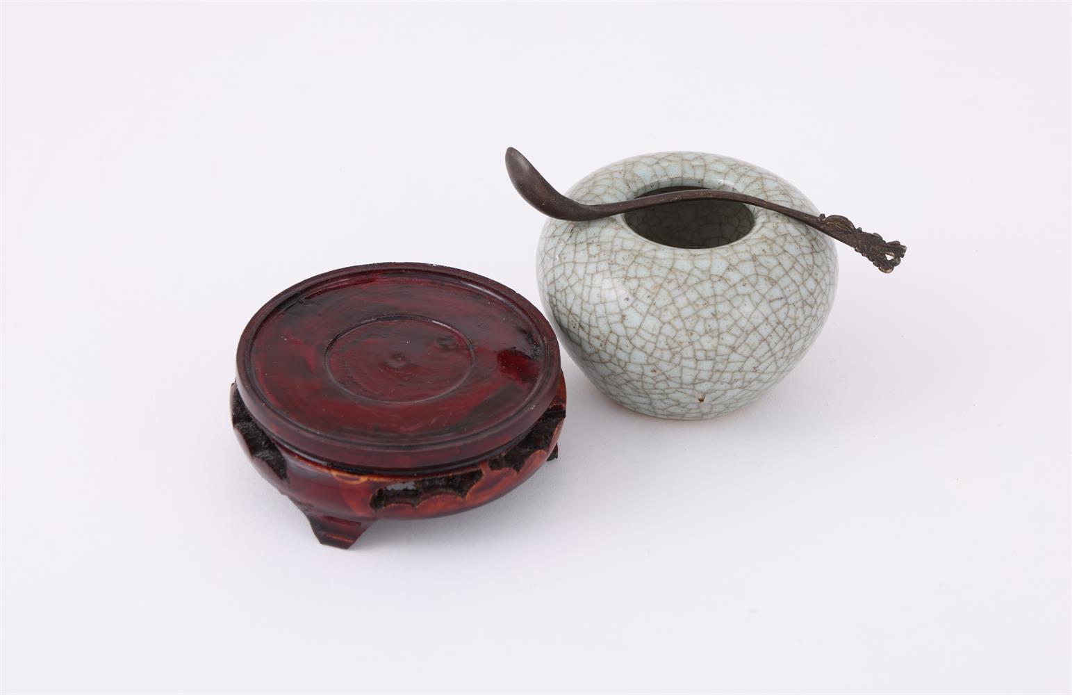 A small Chinese crackle glazed water pot - Image 3 of 3