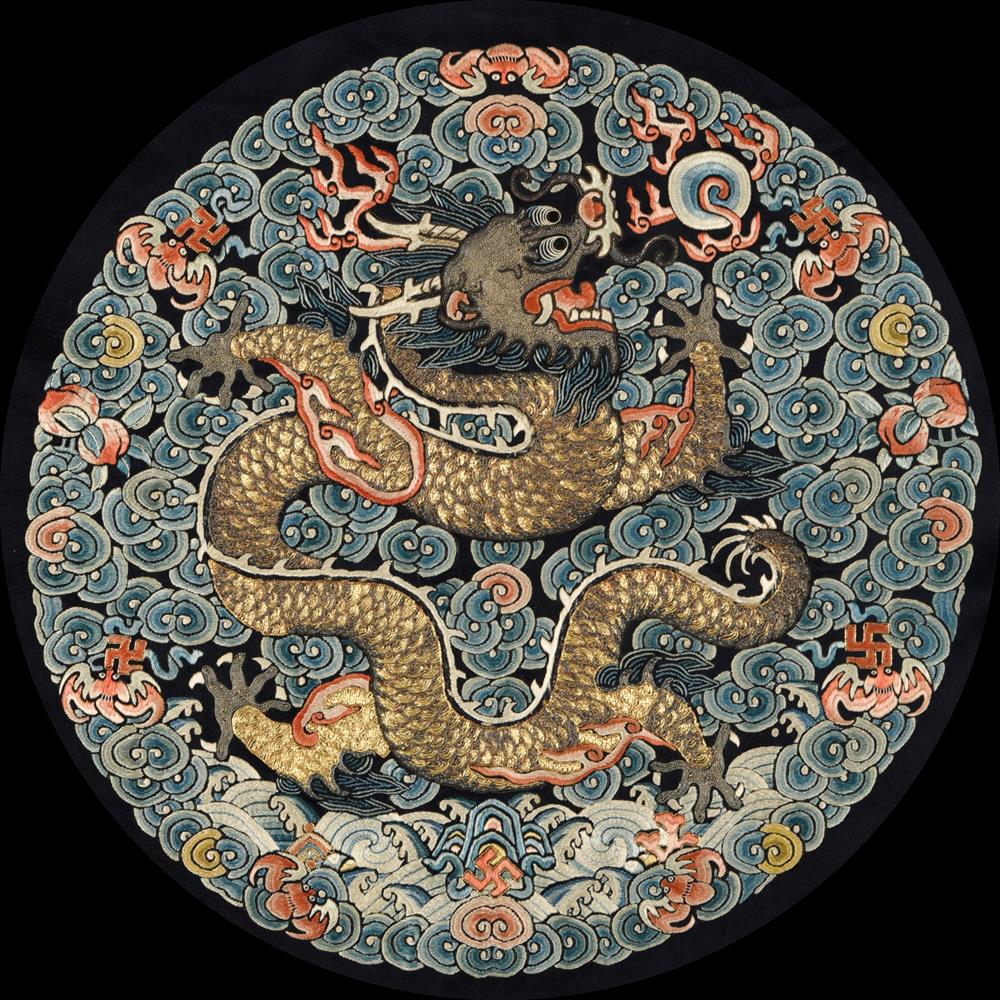 A Chinese Imperial silk embroidered 'dragon' roundel