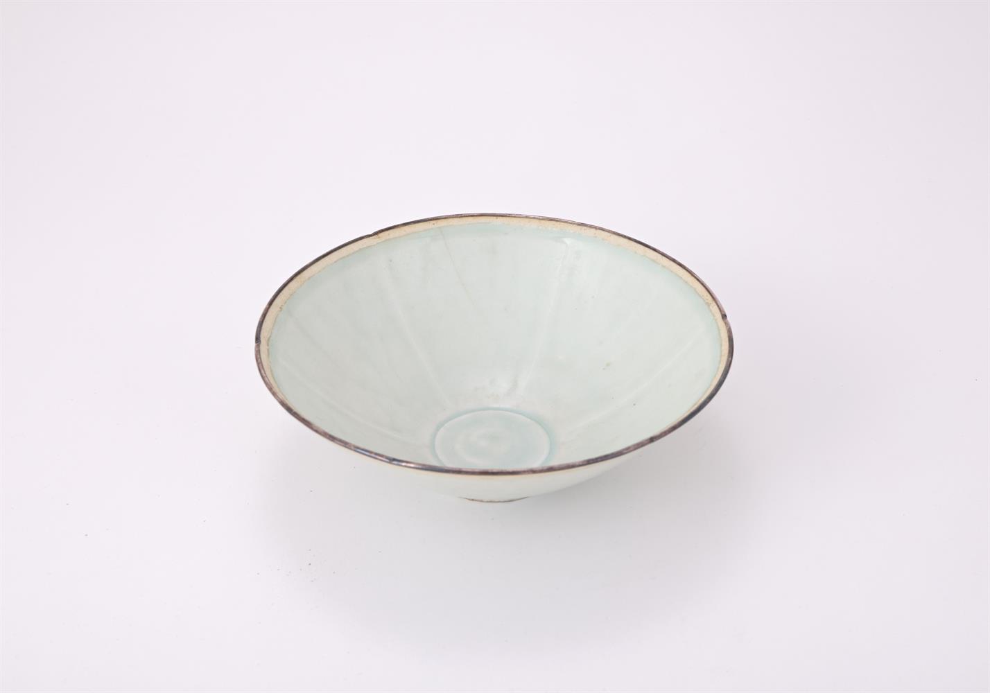 A Chinese qingbai porcelain bowl - Bild 2 aus 5