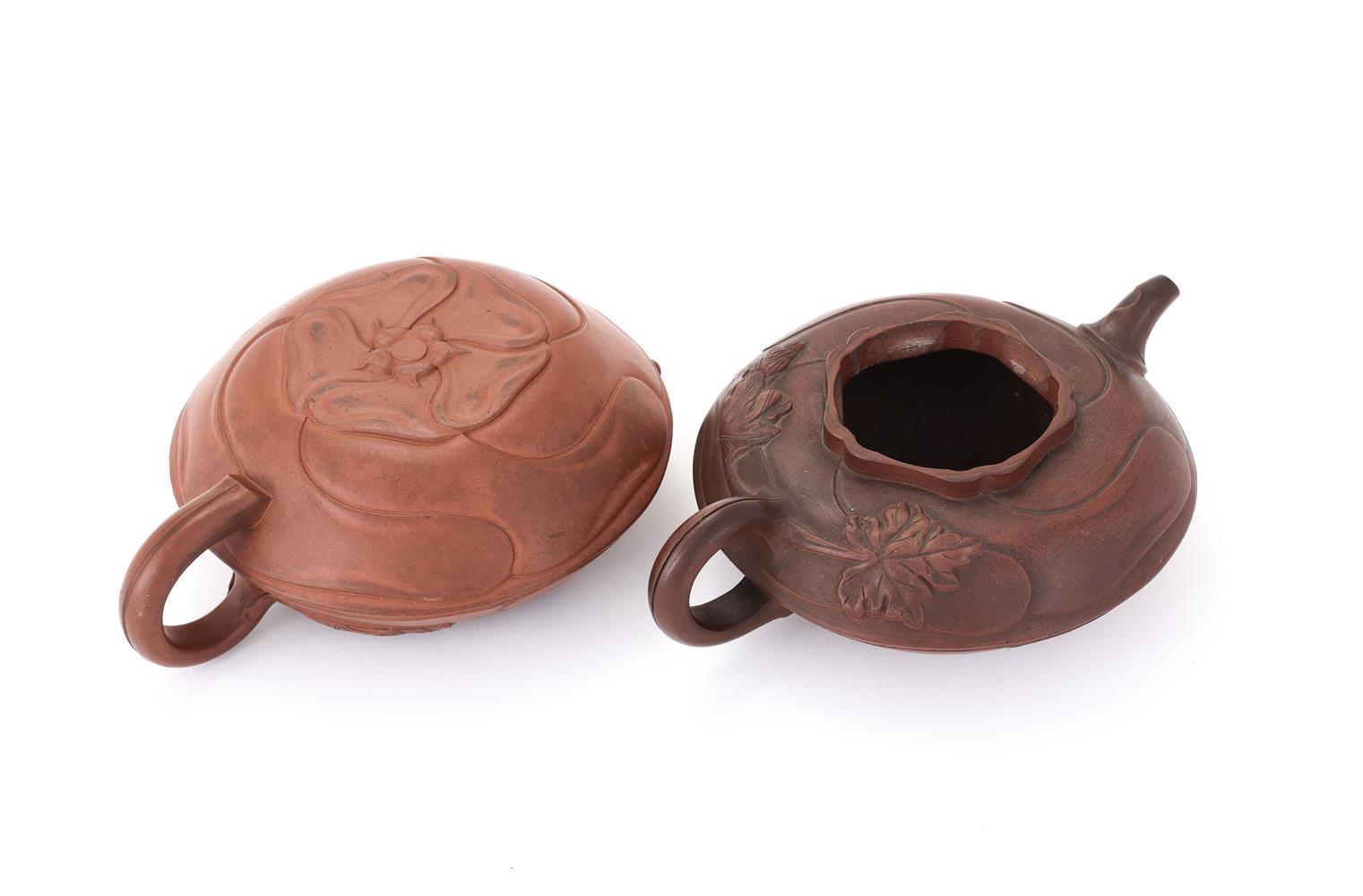 A pair of Yixing lobed teapots - Image 2 of 2